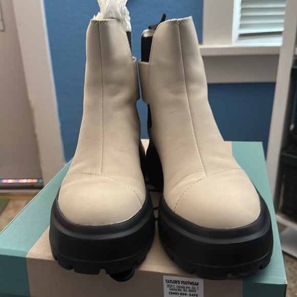 TOMS Alpargata Combat Boots - Picture 2 of 4